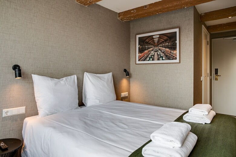 Hotel The Sixteen