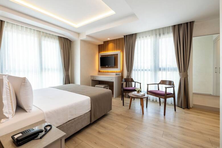 Carina Gold Hotel And Restaurant