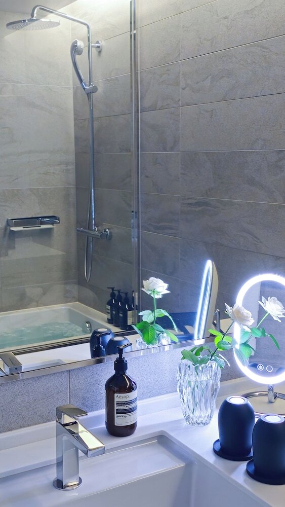Hotel Kamo Residences By Reflections