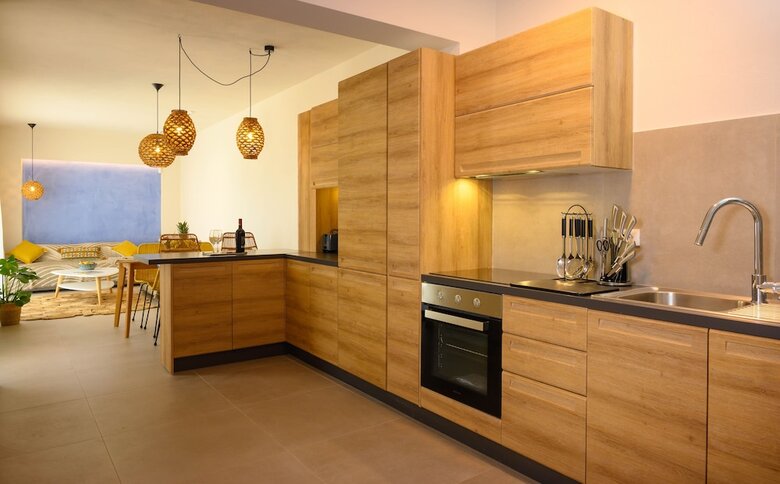 Roots Suites In Crete