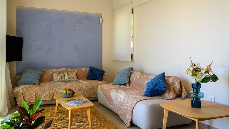 Roots Suites In Crete