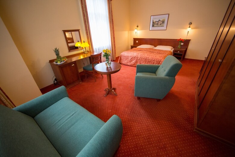 Hotel L�ze?sk� L�?ebna M�nes