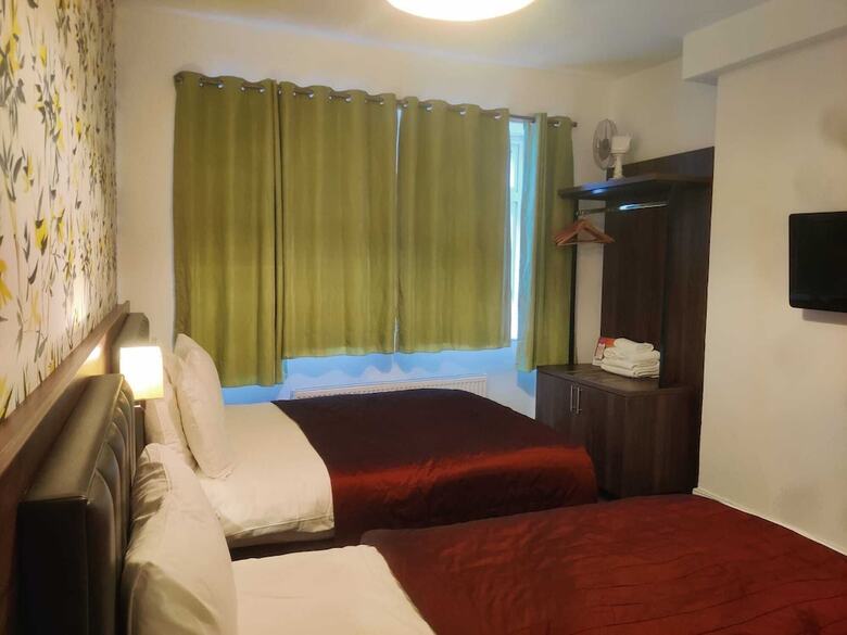 Chelsea House Hotel