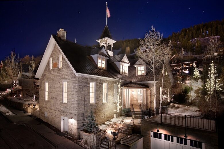 Hotel Washington School House