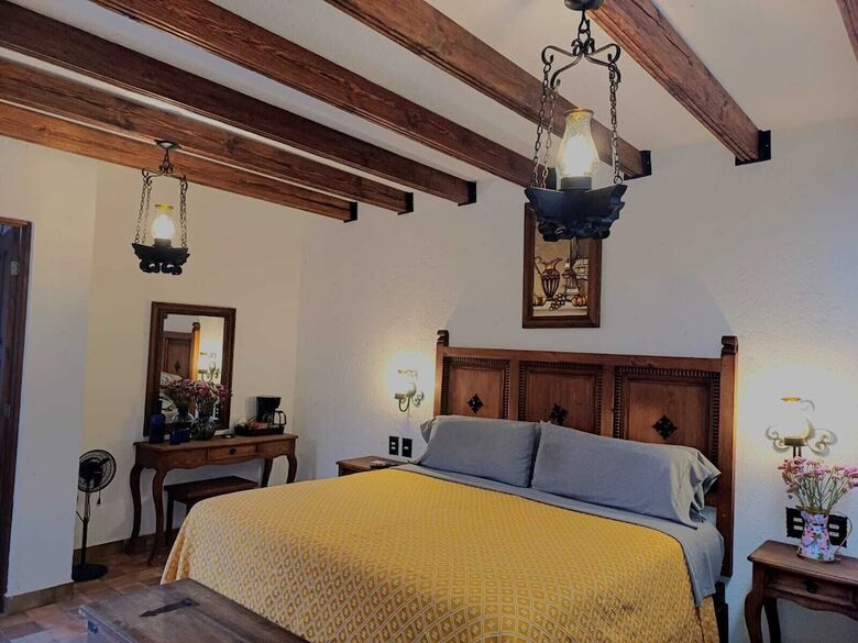 Hotel El Mes�n Del Quijote