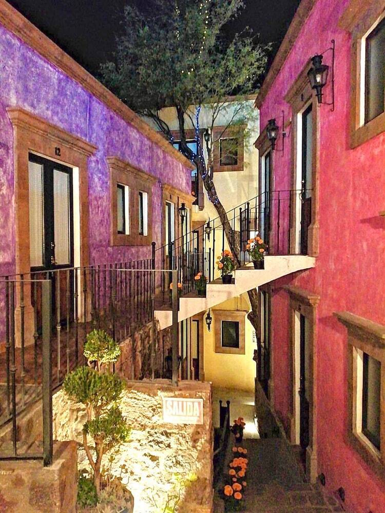 Hotel El Mes�n Del Quijote