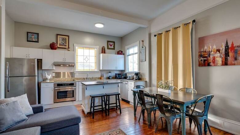 Hotel Huge 5 Bedroom 5 Bath Home In Savannah