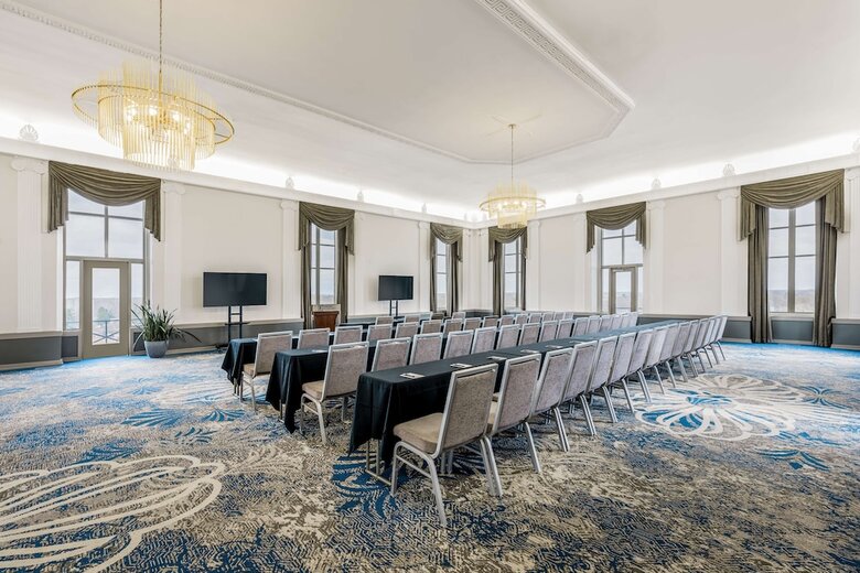 Hotel Elkhart, Tapestry Collection By Hilton