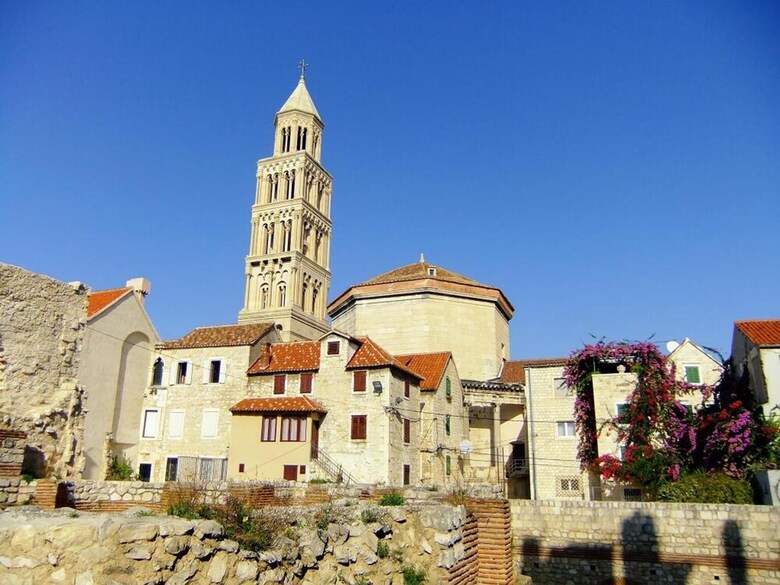 Castle View In Deluxe Room - Hotel Rose Split