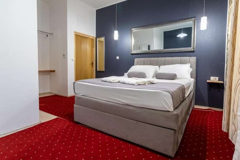 Castle View In Deluxe Room - Hotel Rose Split
