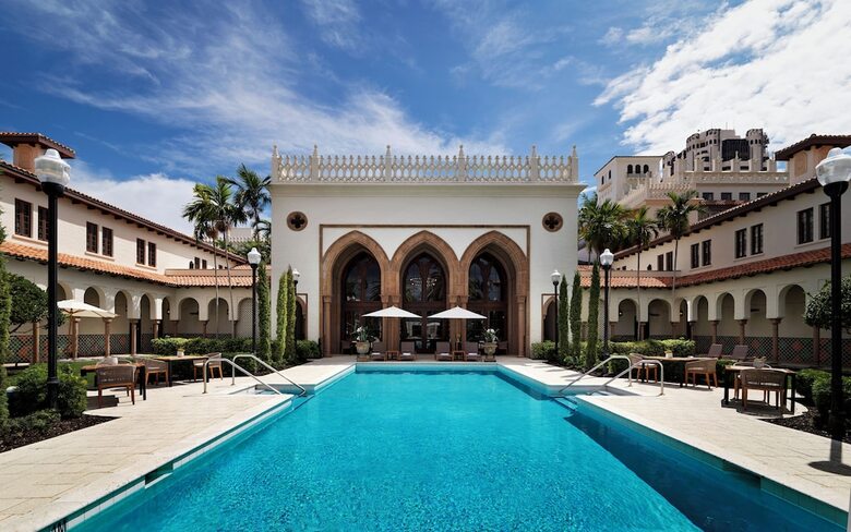 Hotel Bungalows At The Boca Raton