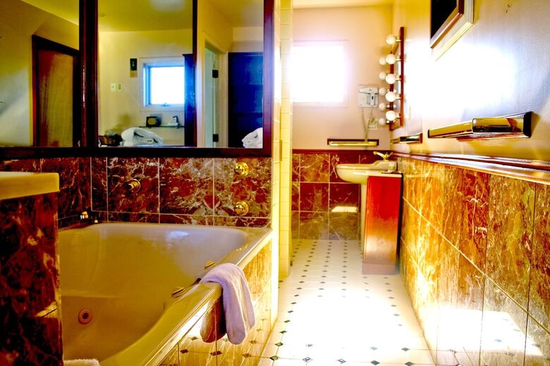 Cayuga�lake�inn Ithaca Hotel�alt