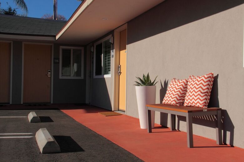 Motel El Royale Gardens Near Universal Studios