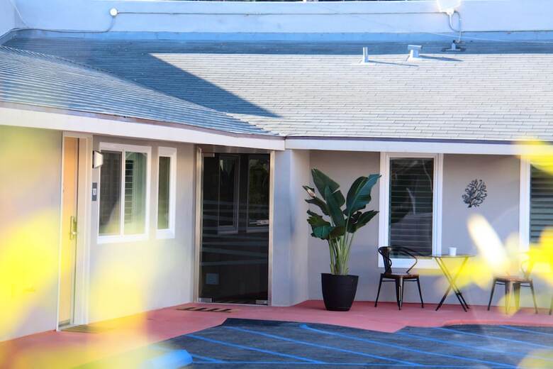 Motel El Royale Gardens Near Universal Studios