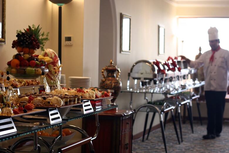 Hotel The Convention Center & Royal Suites
