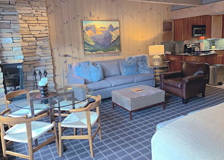 Aparthotel Aspen Square Condominium Hotel