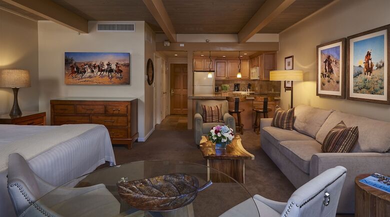 Aparthotel Aspen Square Condominium Hotel