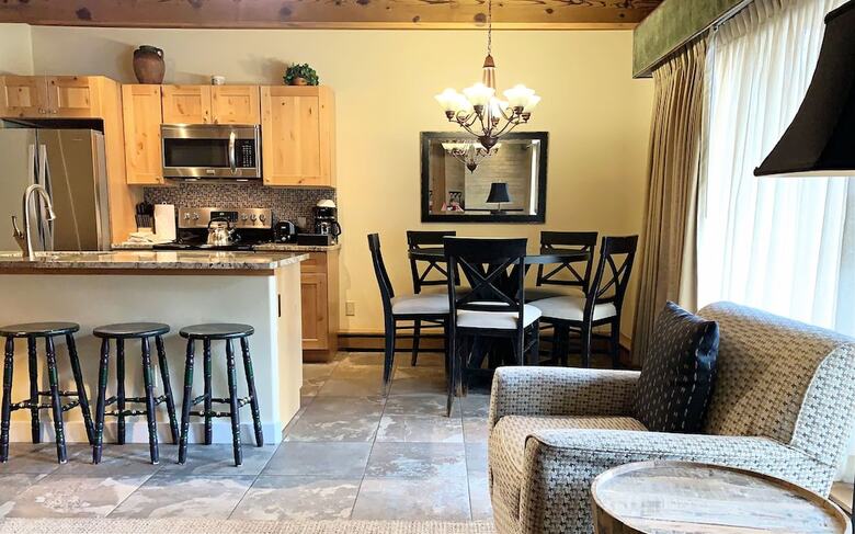 Aparthotel Aspen Square Condominium Hotel