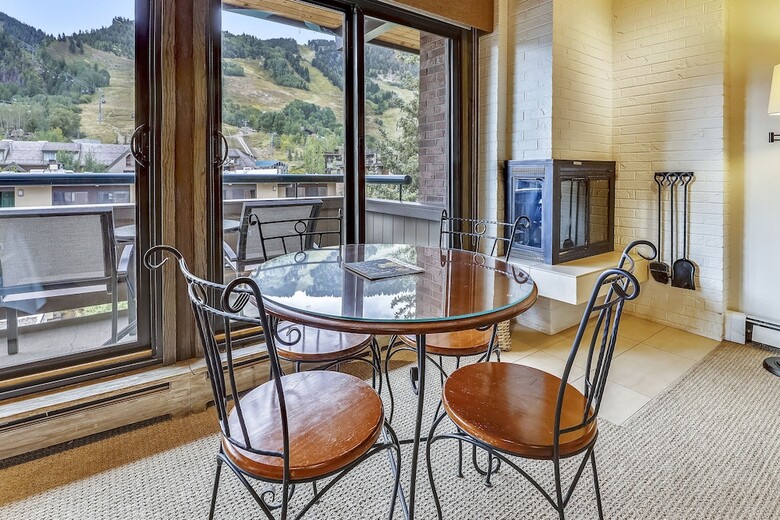 Aparthotel Aspen Square Condominium Hotel