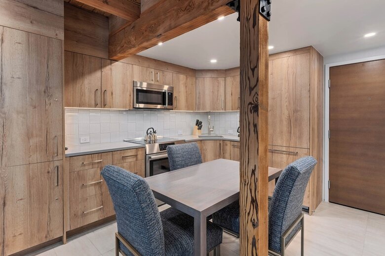 Aparthotel Aspen Square Condominium Hotel