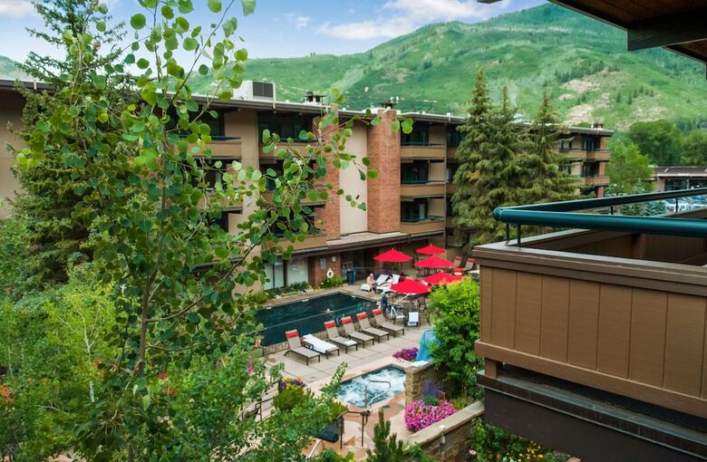 Aparthotel Aspen Square Condominium Hotel