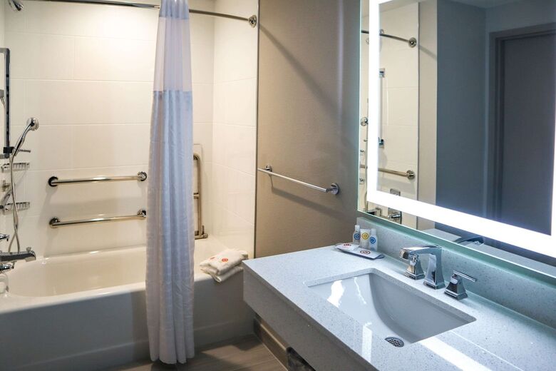Hotel Comfort Suites Gainesville Near University