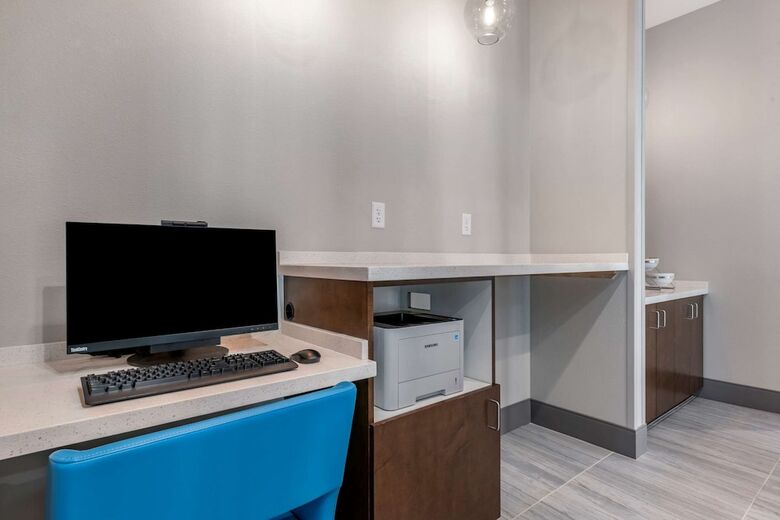 Hotel Comfort Suites Gainesville Near University