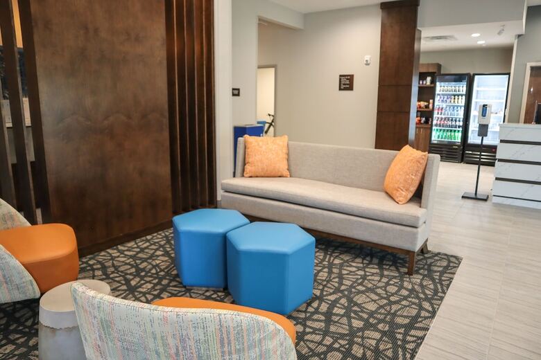 Hotel Comfort Suites Gainesville Near University