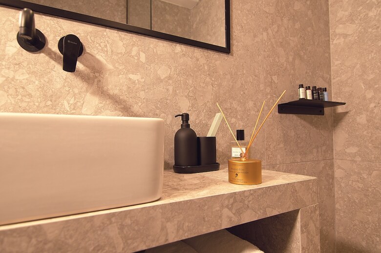 Cityzoe Athens Suites