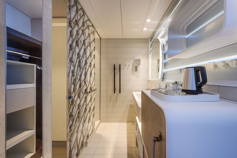 Hotel Port Tower By Isrotel Design