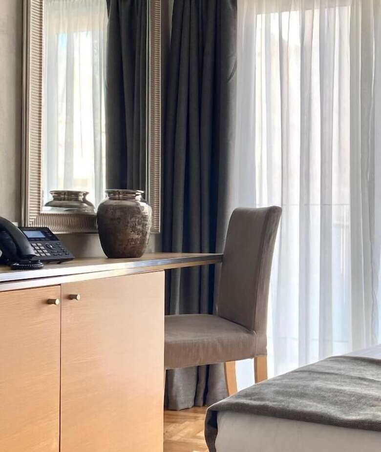 Athens Warehouse Hotel & Suites
