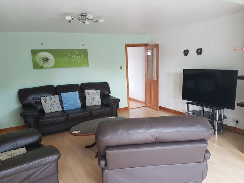 Holiday Home 3 Bed Rooms