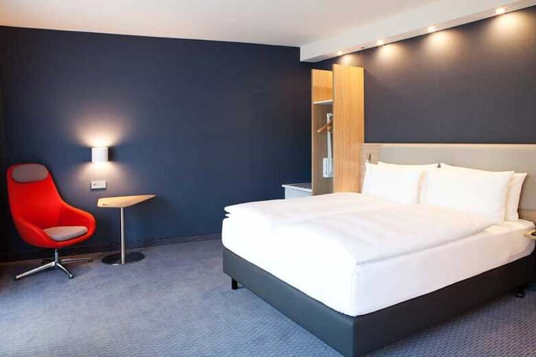 Hotel Holiday Inn Express Furth By Ihg