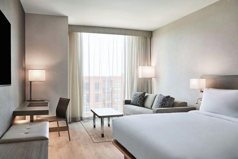 AC Hotel By Marriott St. Louis Chesterfield
