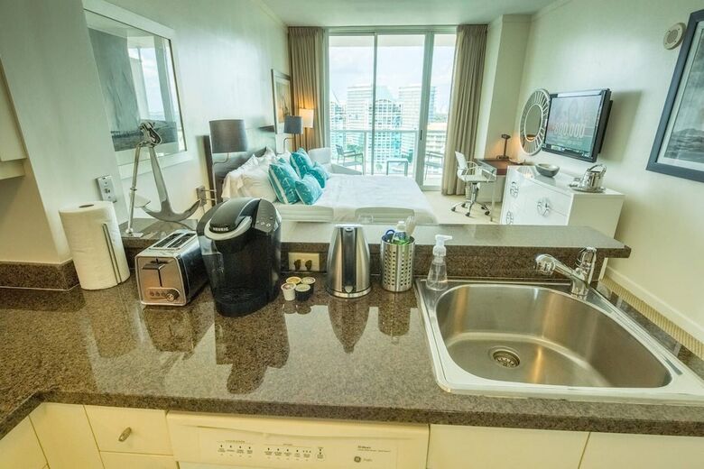 Apartamentos Ocean, Marina & City View Studio + Balcony #2