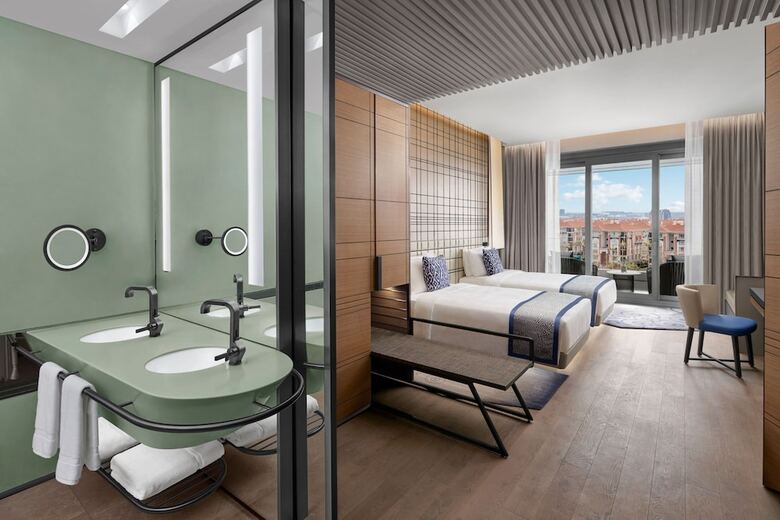 Jw Marriott Hotel Istanbul Marmara Sea