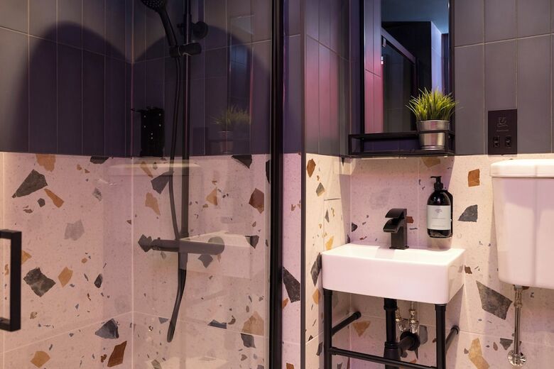 30 Castle Street Aparthotel