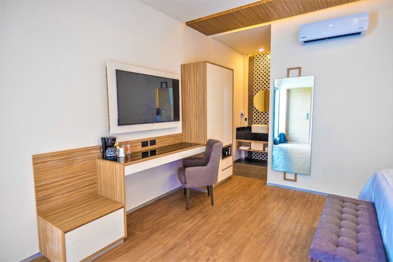 Hotel Plaza By Kavia