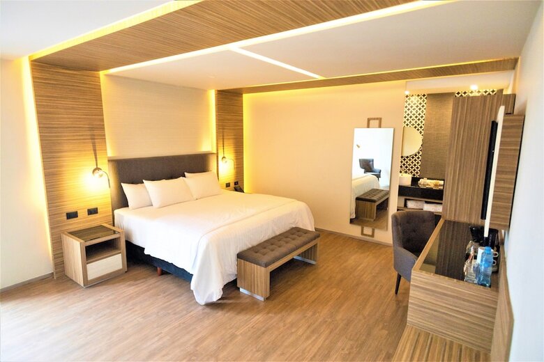 Hotel Plaza By Kavia