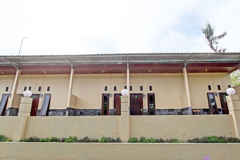 Hotel Capital O 93533 Griya Denok