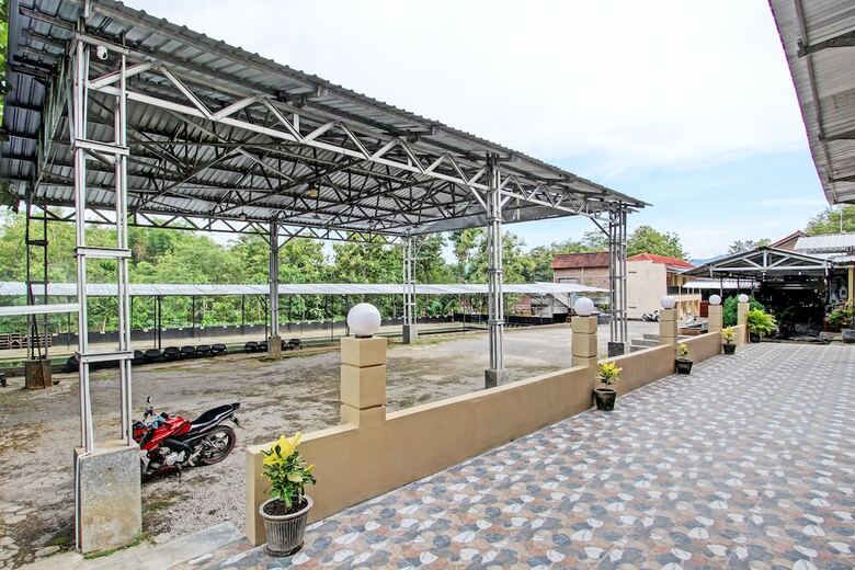 Hotel Capital O 93533 Griya Denok