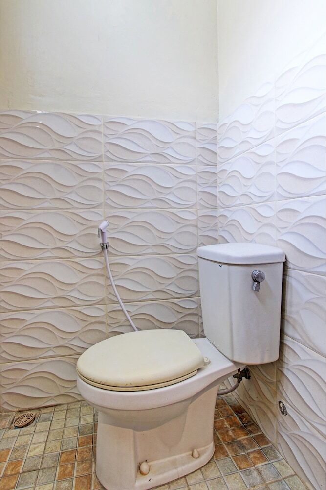Hotel Capital O 93533 Griya Denok