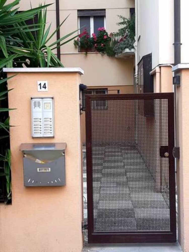 Monti Guesthouse