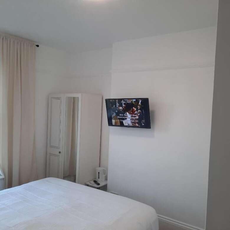 Lynden And Cypress House