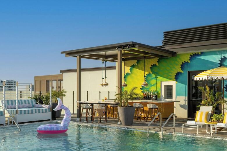 Hotel Moxy St. Petersburg Downtown