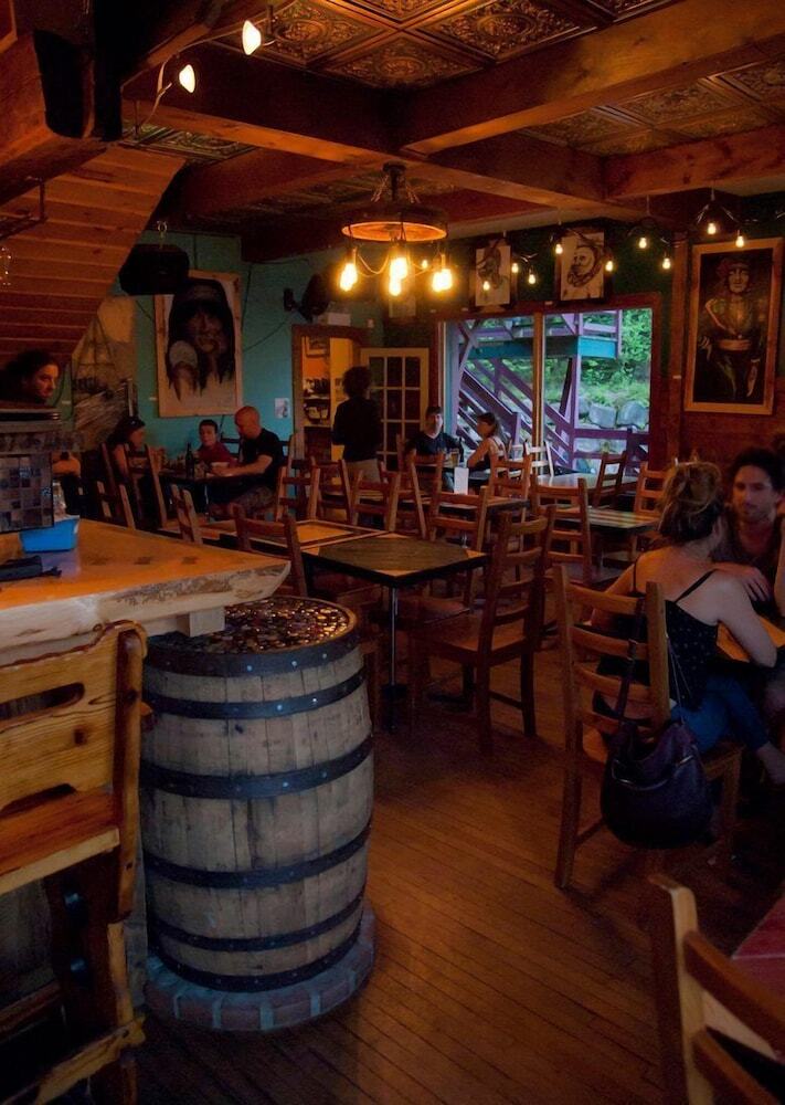 Posada Auberge Micro-brasserie Le Baril Roulant