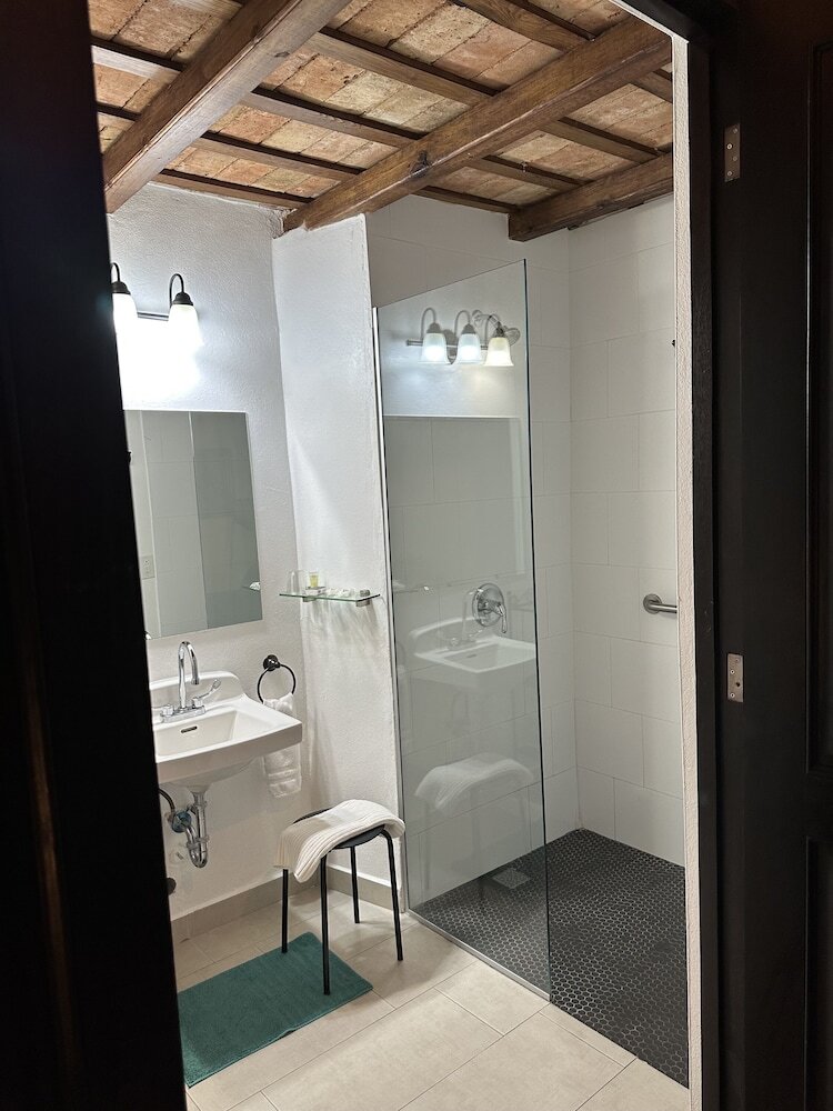 Hotel 352 Guest House