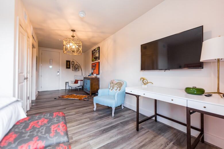 Bishop Arts Hotel By Qresorts.