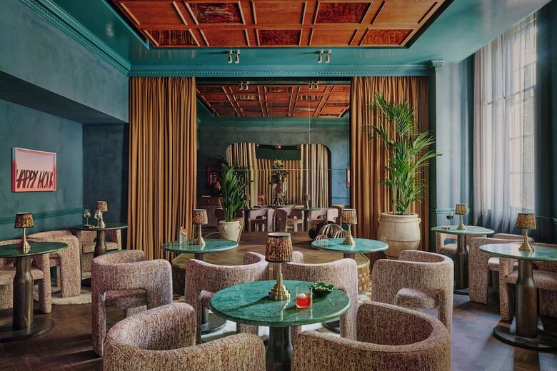 Hotel Ember Locke Kensington