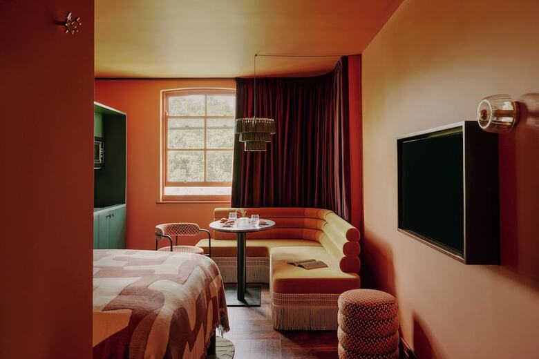 Hotel Ember Locke Kensington